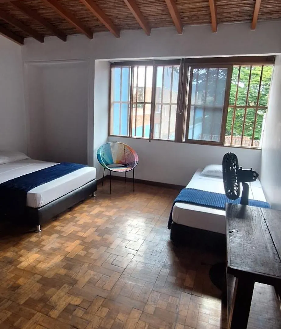 Yolo Hostel Medellin 0*,