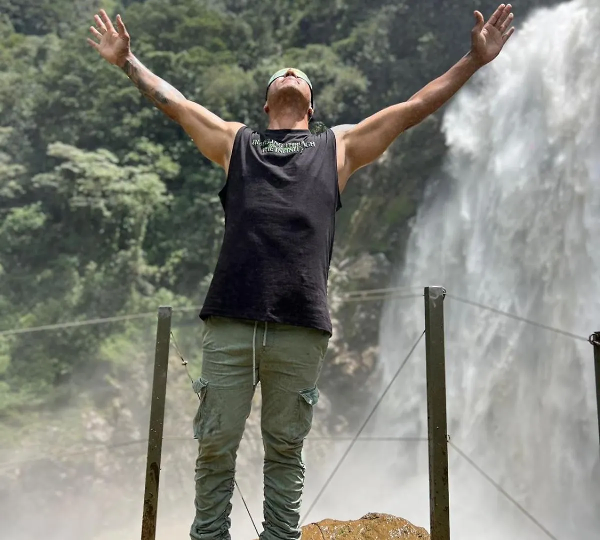 Yolo Hostel Medellin