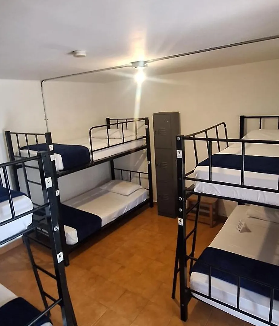 Yolo Hostel Medellin 0*,  Colombia
